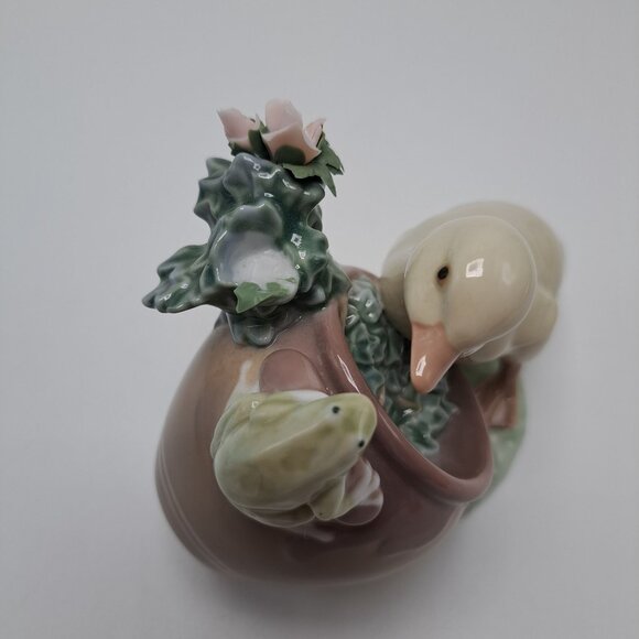 Lladro Porcelain Figurine #8025 "How Are You?" Duckling & Frog Damaged No Box - Picture 6 of 13